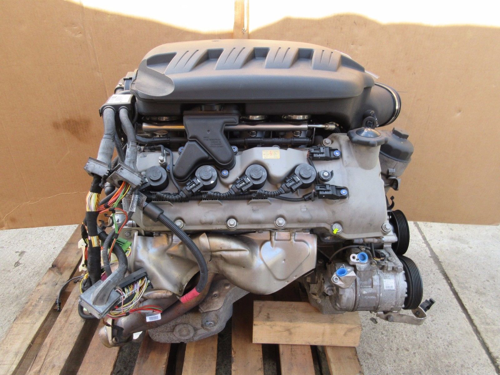 eWRC-market.com - BMW M3 E93 E92 V8 S65 Engine